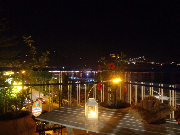 Magic view from your terrace, suspended over the sea.