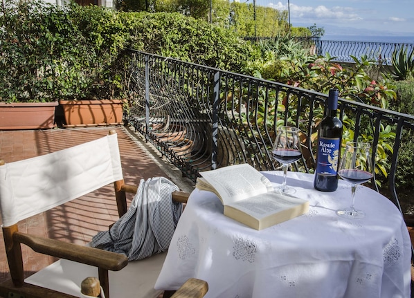 Balcony with seaview