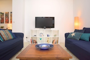 LIVING ROOM WITH SKY TV