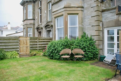 Seaside Garden Holiday Villa. Ideal for golf and all family occasions!