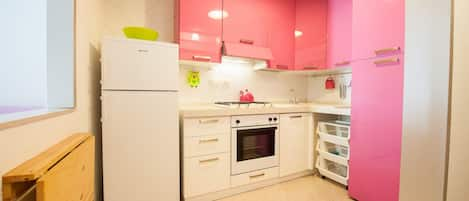 Pink Kitchen Holidays House Amoruso
