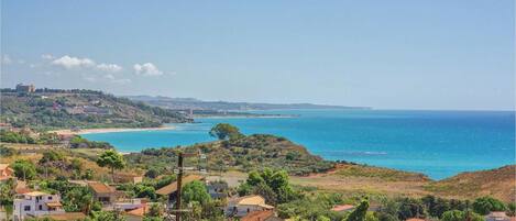 Vista para praia/oceano