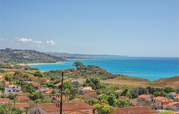 Beach/ocean view