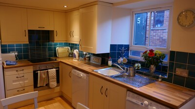 THE NOOK, a cosy 3 bed cottage, newly renovated & pet friendly in Tideswell