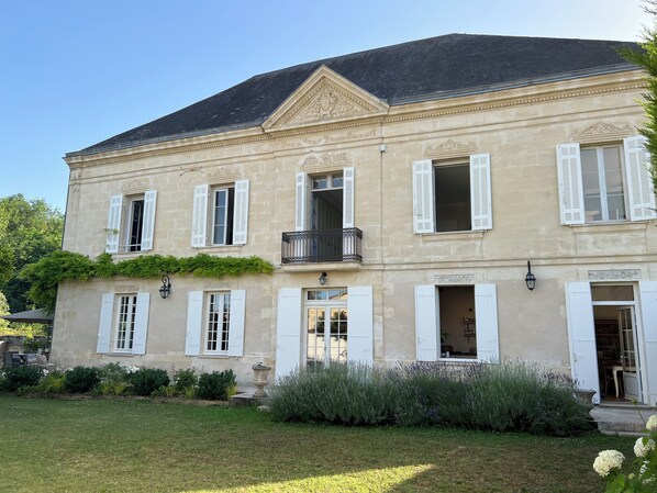 Side view of the outside of the house onto garden
