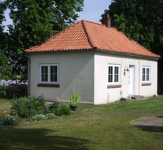 Wir vermieten unser gemütliches Gartenhäuschen im Domflecken Bardowick