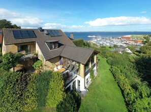 Ferienwohnung mit Südterrasse und Ausblick auf die Flensburger Förde