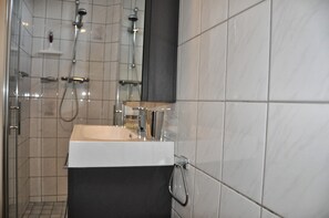 Douche und Toilette