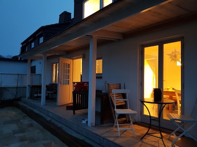 Strandnahes Ferienhaus mit großem Garten am Ufer der Kieler Förde