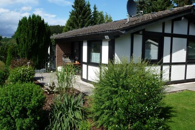 Unterkunft Ferienhaus am Hennesee Wandern mit Hund, Angeln am Hennesee Seeblick