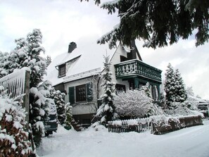 Ferienhaus im Winter