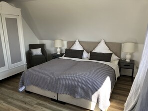 Schönes Schlafzimmer mit Blick zur Ostsee!