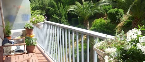 TERRASSE SUR JARDIN