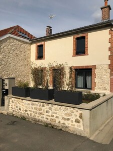 Agréable maison avec petit jardin à 7 minutes de Reims