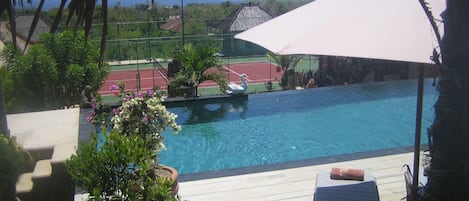 piscine pool deck