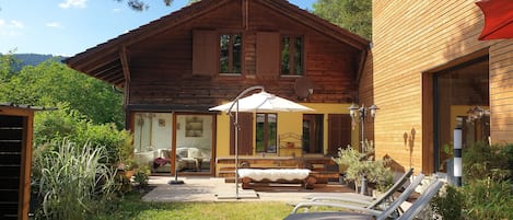 Le chalet et son jardin plein sud 