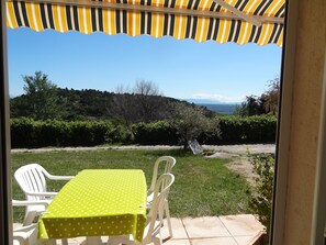 Vue terrasse depuis le séjour