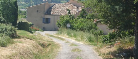 Location en Provence au pied du Luberon