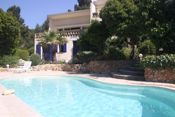 Villa AGATHEA,  classée 4****, orientée plein Sud, vue mer, jardin et piscine