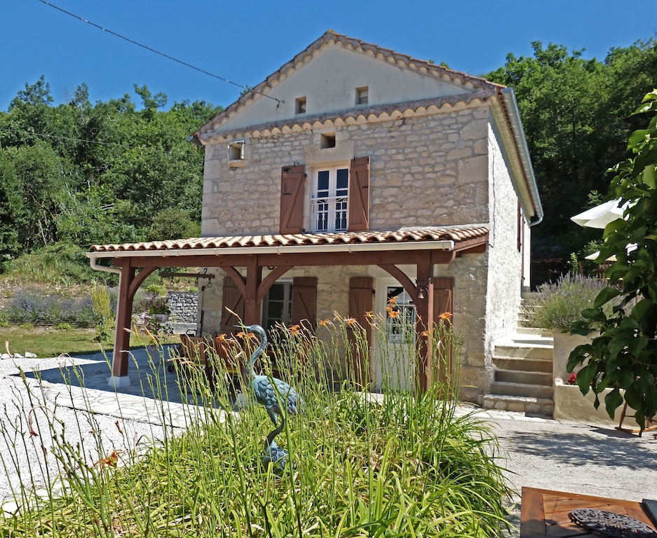Montcuq, Montcuq-en-Quercy-Blanc gîte à partir de € 63/nuit | Abritel