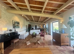 Grand salon, coin musique