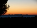 Vue sur la mer et la Corse au lever de soleil
