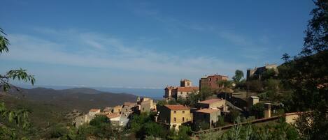 VILLAGE AUX PORTES DE LA BALAGNE