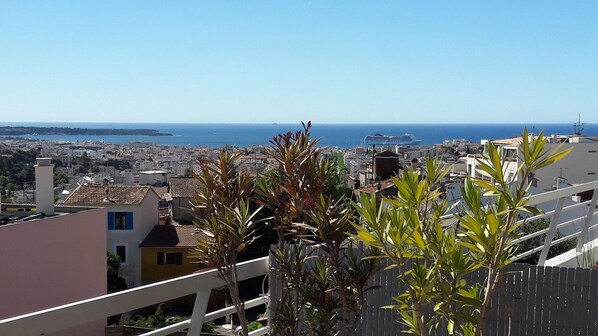 Vue exceptionnelle sur la baie de Cannes