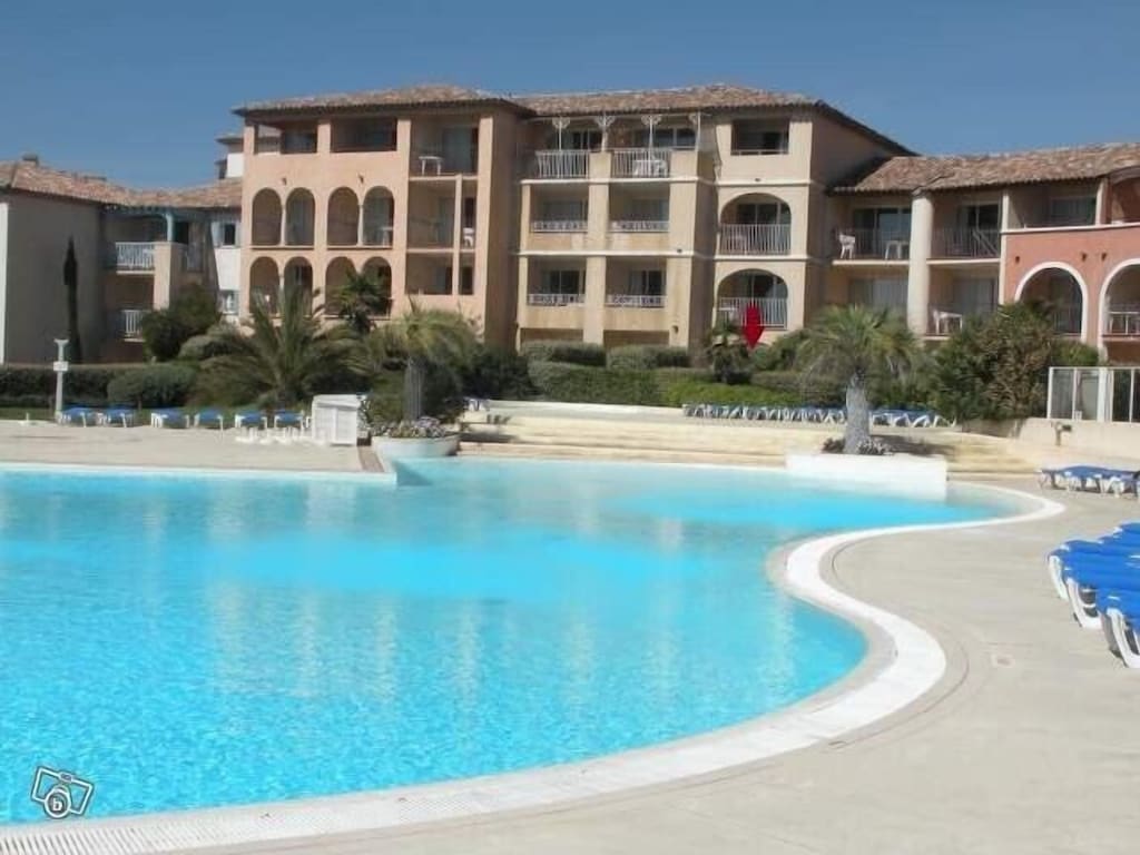 Location appartement F2 Six Fours les Plages (Var). Vue sur mer - Six ...