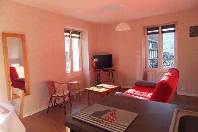 Le Mont Dore, appartement 2 chs , 4 ème etage (ascenseur), plein centre ville