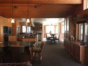 Kitchen & Dining Area