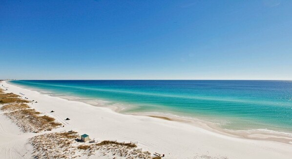 AWESOME EMERAL BEACH !!!