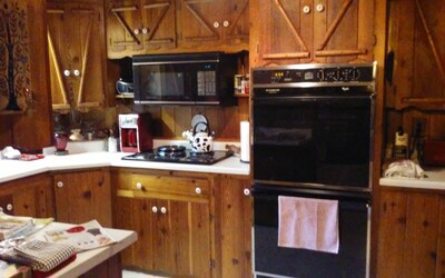 Great 2300 sq. ft. cabin in the pines....2 miles from the lake.  Enjoy 4 acres 