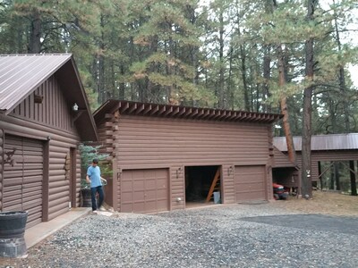 Great 2300 sq. ft. cabin in the pines....2 miles from the lake.  Enjoy 4 acres 