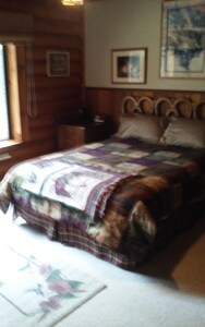 Great 2300 sq. ft. cabin in the pines....2 miles from the lake.  Enjoy 4 acres 