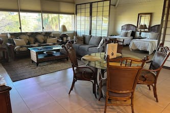2 bdrm 2 Bath Condo with Partial Ocean Views, Steps away from Kamaole III Beach