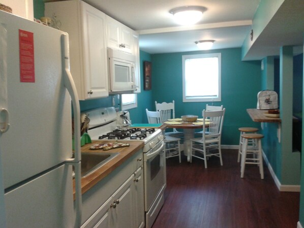 full kitchen
