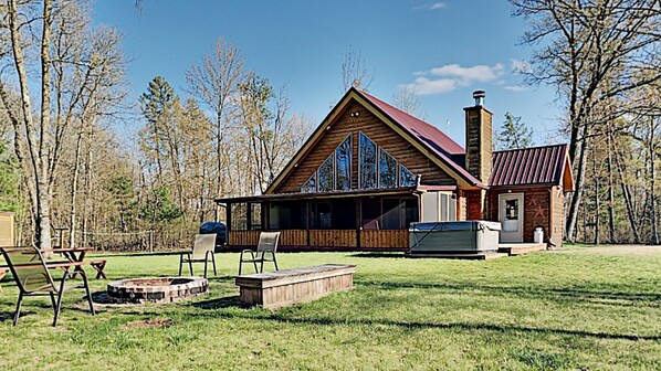 Large private yard.  No neighbors near by