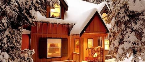 Cozy Cabin Outside View