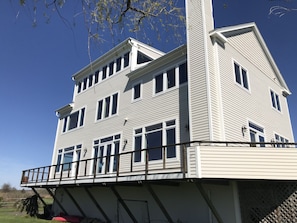 Southern exposure with panoramic ocean views