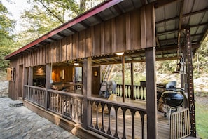 Outdoor Deck with Gas Grill, Charcoal Grill, Fireplace, Bathroom, & Dining Table