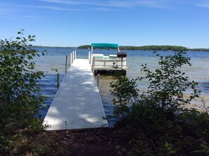 Pontoon with grill