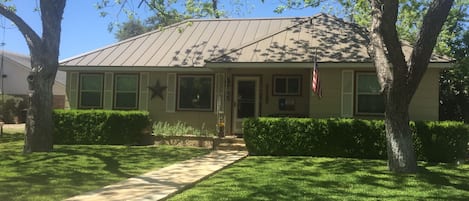 Front photo of house. In quiet neighborhood. Cozy , comfortable, close to all!