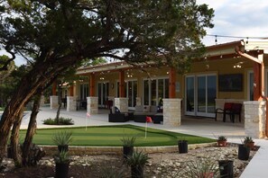 Welcome to Moon Dance Ranch