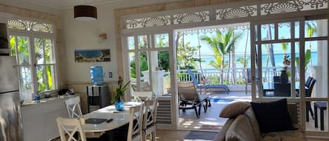 Beachfront superior apartment w/oversized terrace on beautiful  Playa Ballenas