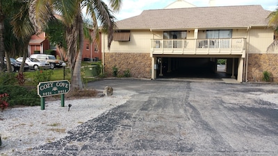 Water Front on Turtle Lagoon.  Minutes from Turtle Beach & Siesta Key Beach