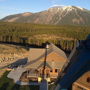 Luxury Home with Amazing Mountain Views of Glacier Park, 1 mile from entrance