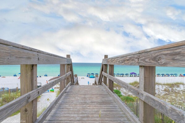 Welcome to the beach. Your walk over to the Sugar White Sands ! Balcony Views.