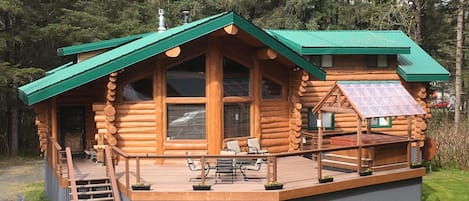 Welcome to Bear Paw Lodge in Seward, Alaska!