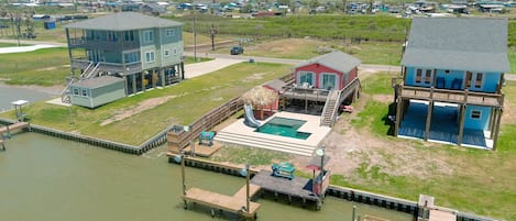 Beautiful bay house directly on the Intracoastal! Amazing views of the beach! 